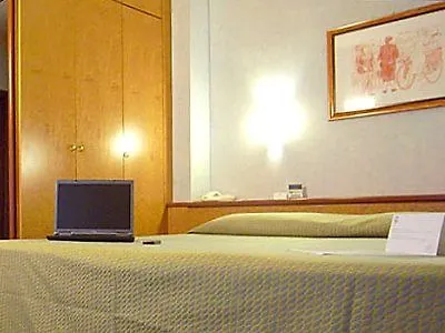 Residence Desenzano Milan Aparthotel
